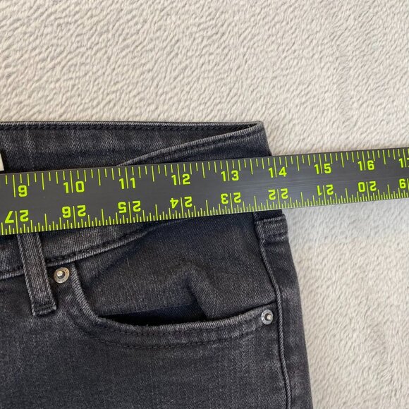 Levis Woman's 711 Skinny Jeans 26x32 Black Stretch Denim - Picture 8 of 12